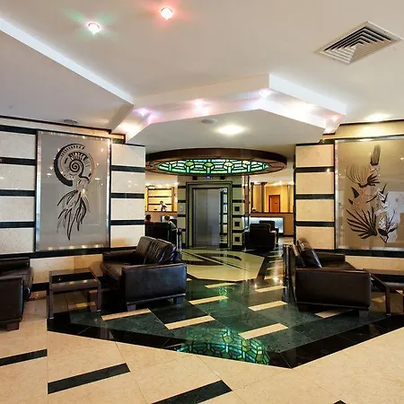 Gt Emerald Resort & Spa Apartments